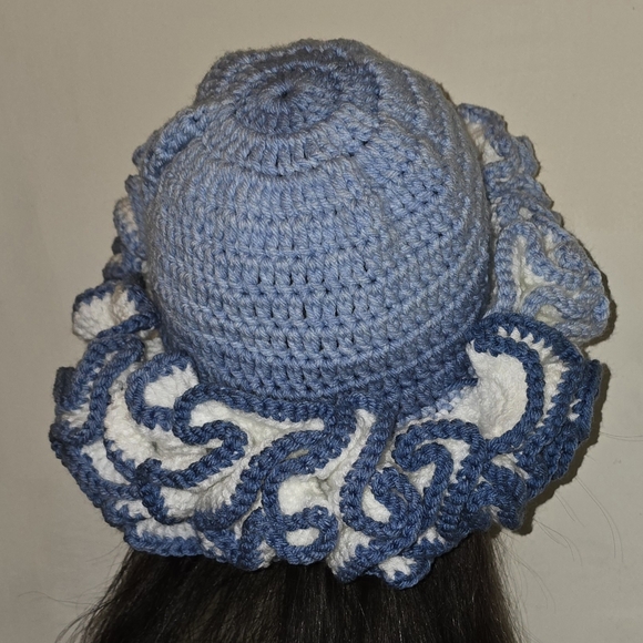 Crochet ruffle hat - Picture 3 of 5